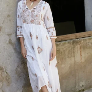 7030 Vestido Largo Bordado TM